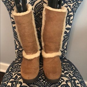 UGG Sundance Boots